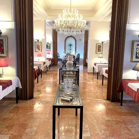 Hotell Grand Terminus Reine 3*
