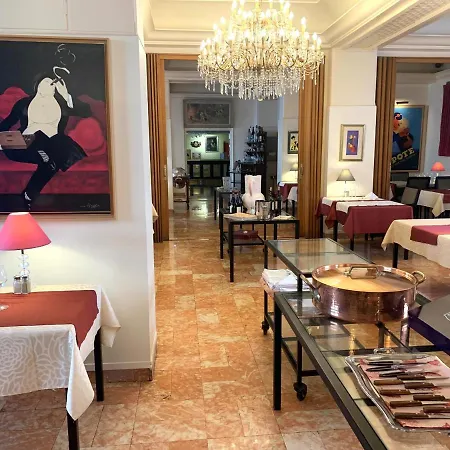 Grand Terminus Reine Hotell 3*