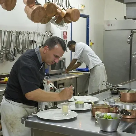 Otel Grand Terminus Reine Chaumont (Haute-Marne)