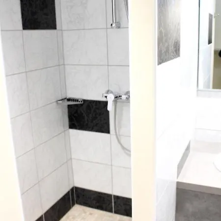 Otel Grand Terminus Reine Chaumont (Haute-Marne)