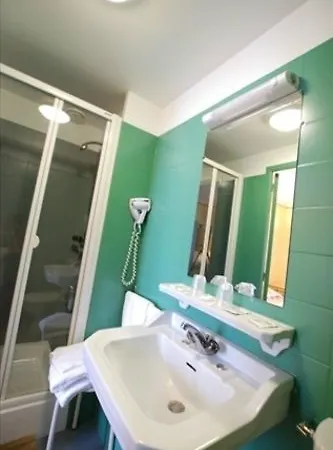 Hotel Grand Terminus Reine 3*